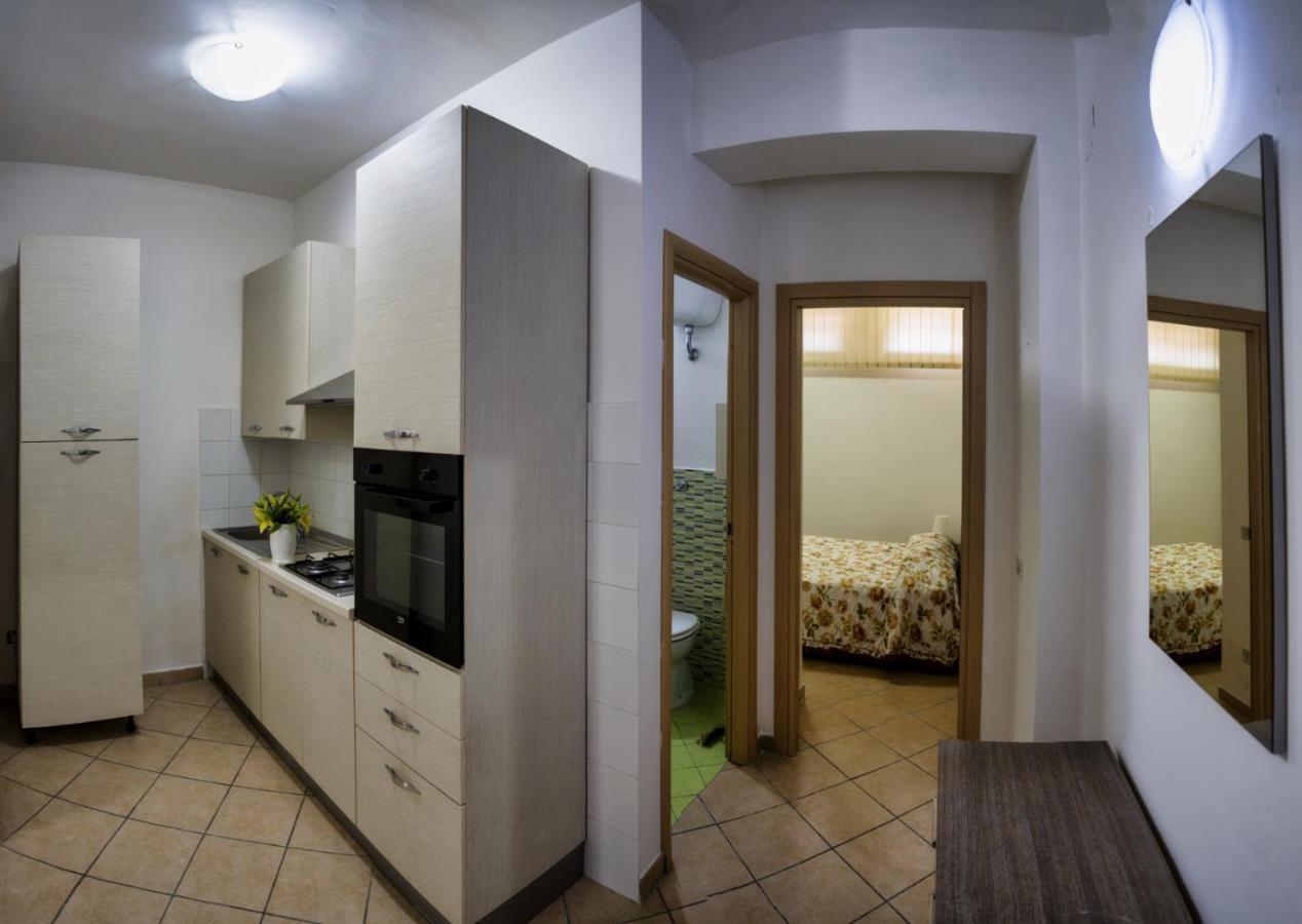 Appartamento Ippolito Санта-Мария-ди-Кастеллабате Экстерьер фото